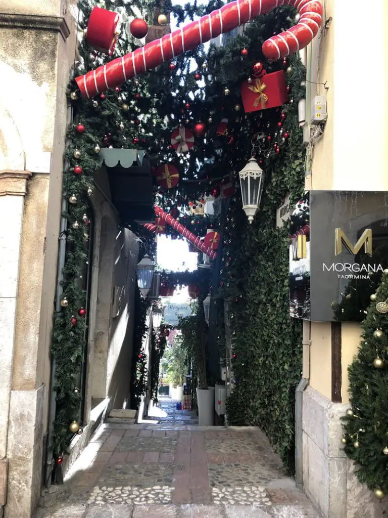 Christmas decorations down an alleyway off Corso Umberto, Taormina