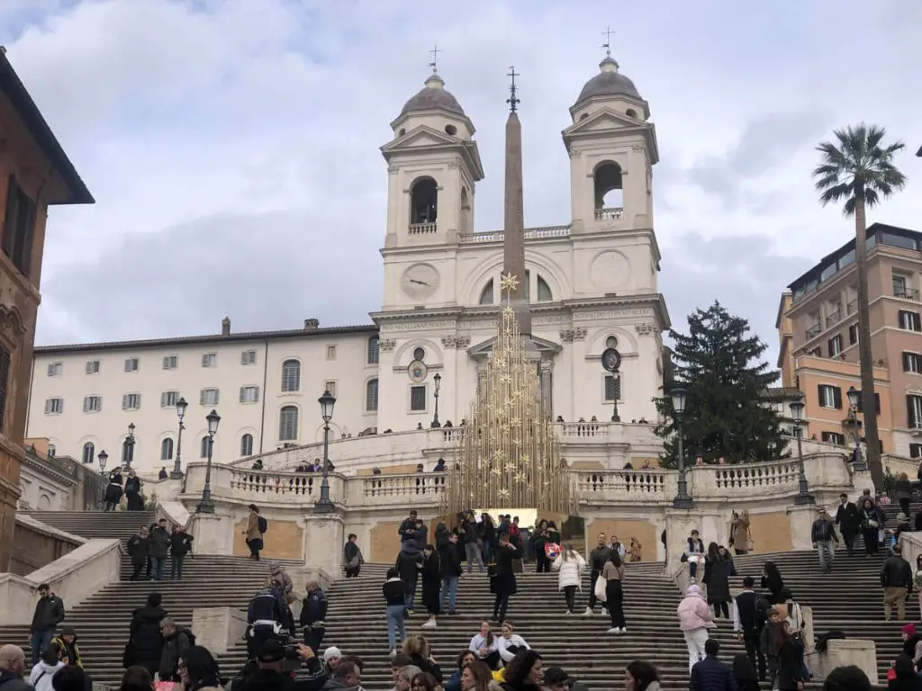 Christmas tree at the Spanish steps