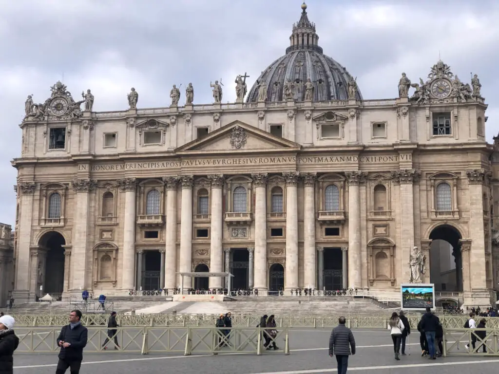 St Peters Basilica outside