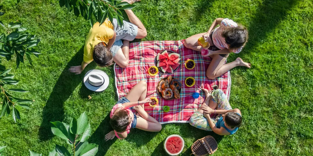 What to wear to a picnic