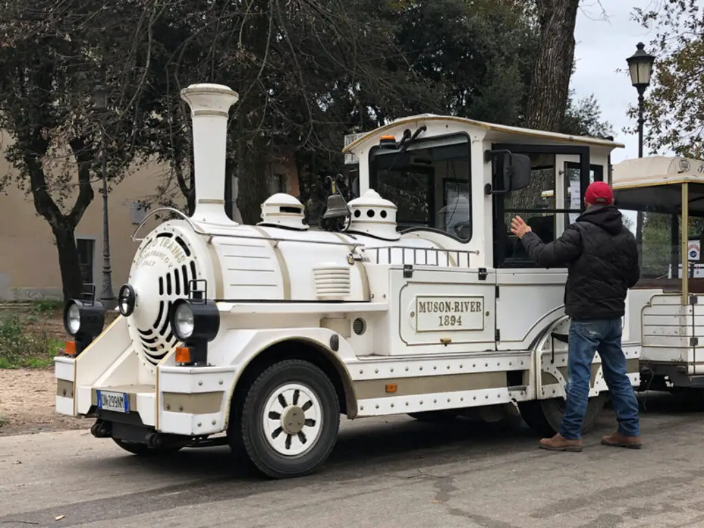 tourist train