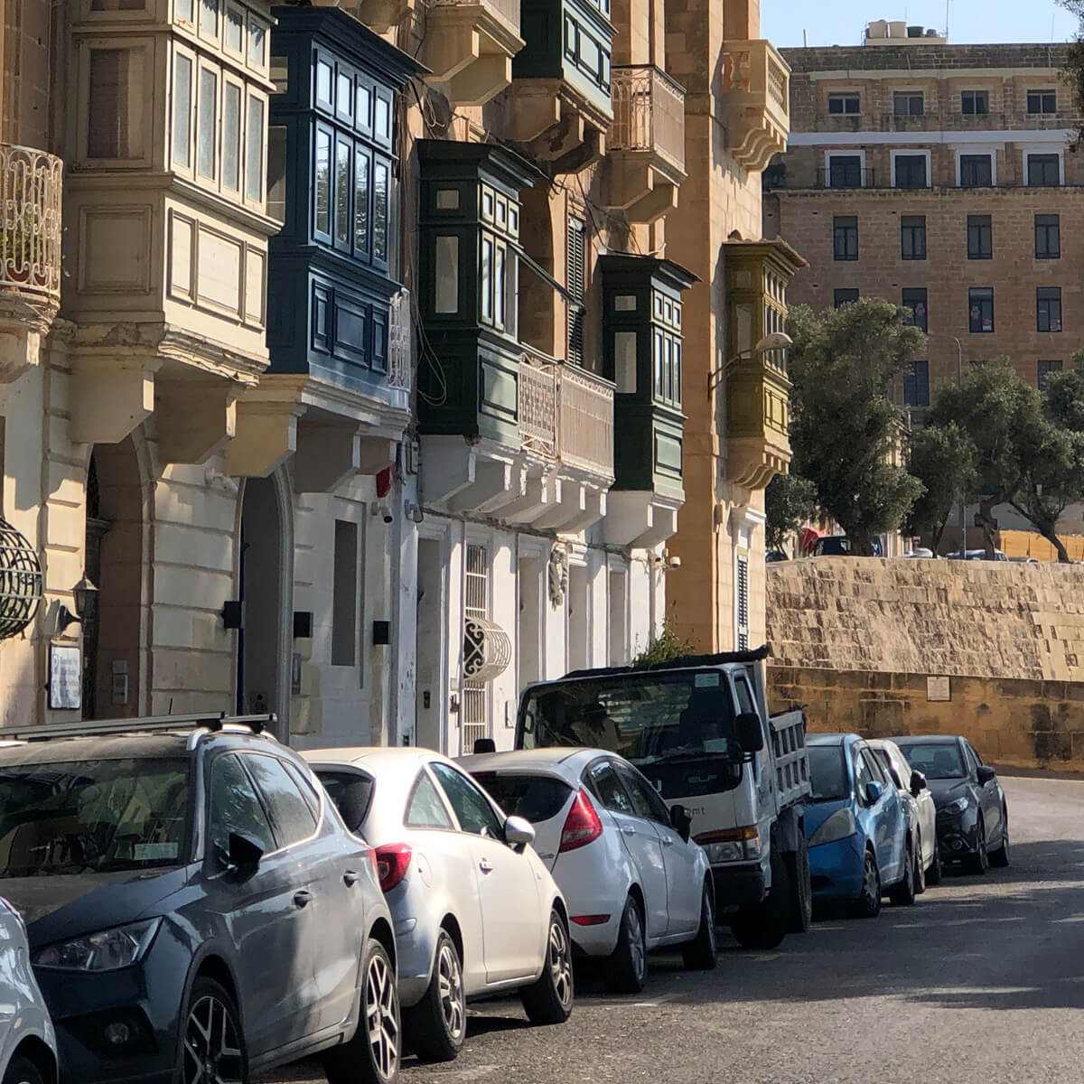 Driving Into Valletta Parking, Fees, and Access Regulations