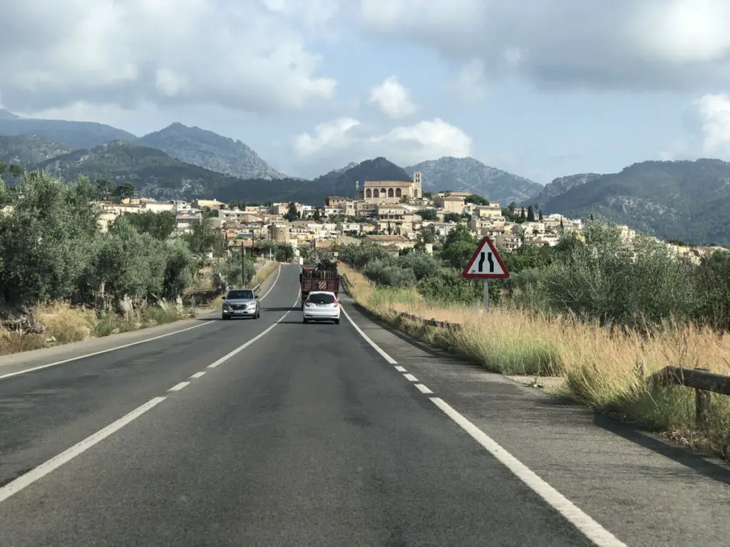 Getting around Mallorca by car